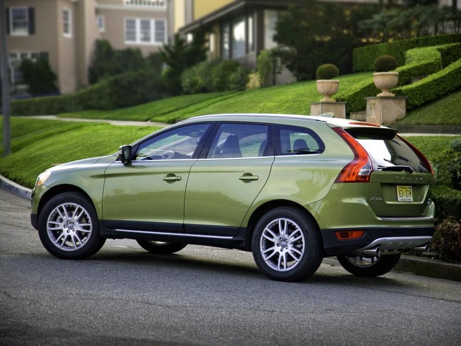  Volvo XC60 T6 2008 года  (US) (фото 11 из 16)
